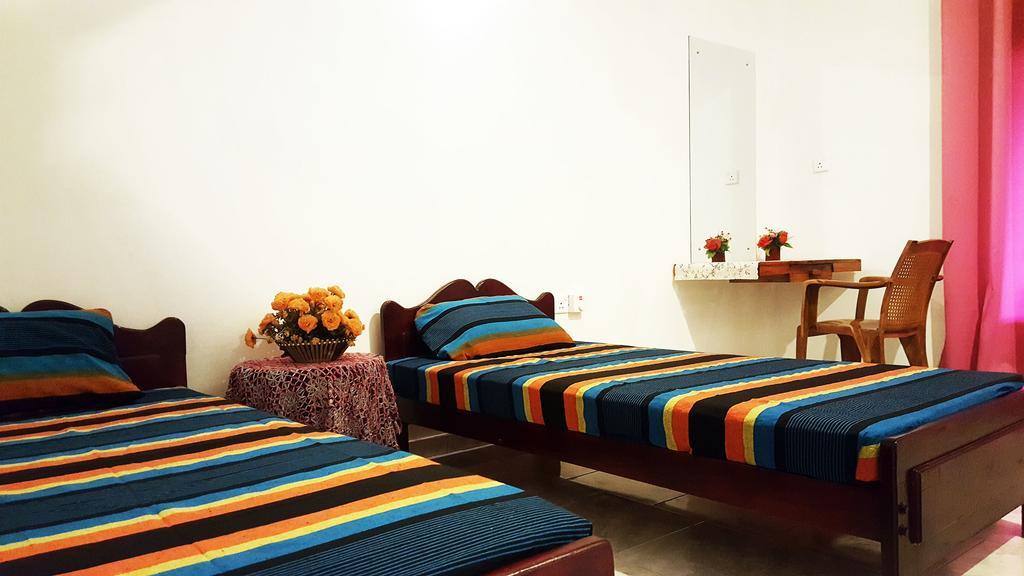 Kassapa Home Stay Szigirija Kültér fotó